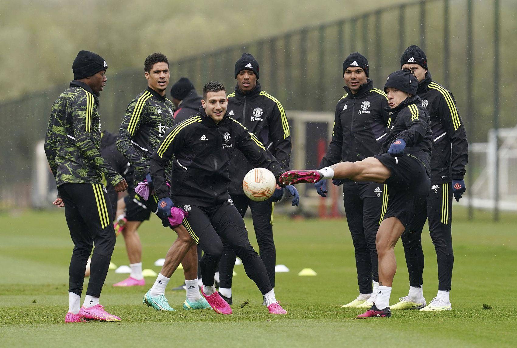 多米体育 -转会期欧联传出新动向；巴塞罗那篮球队完成体检；高层表态——形势明朗；细节决定成败的简单介绍