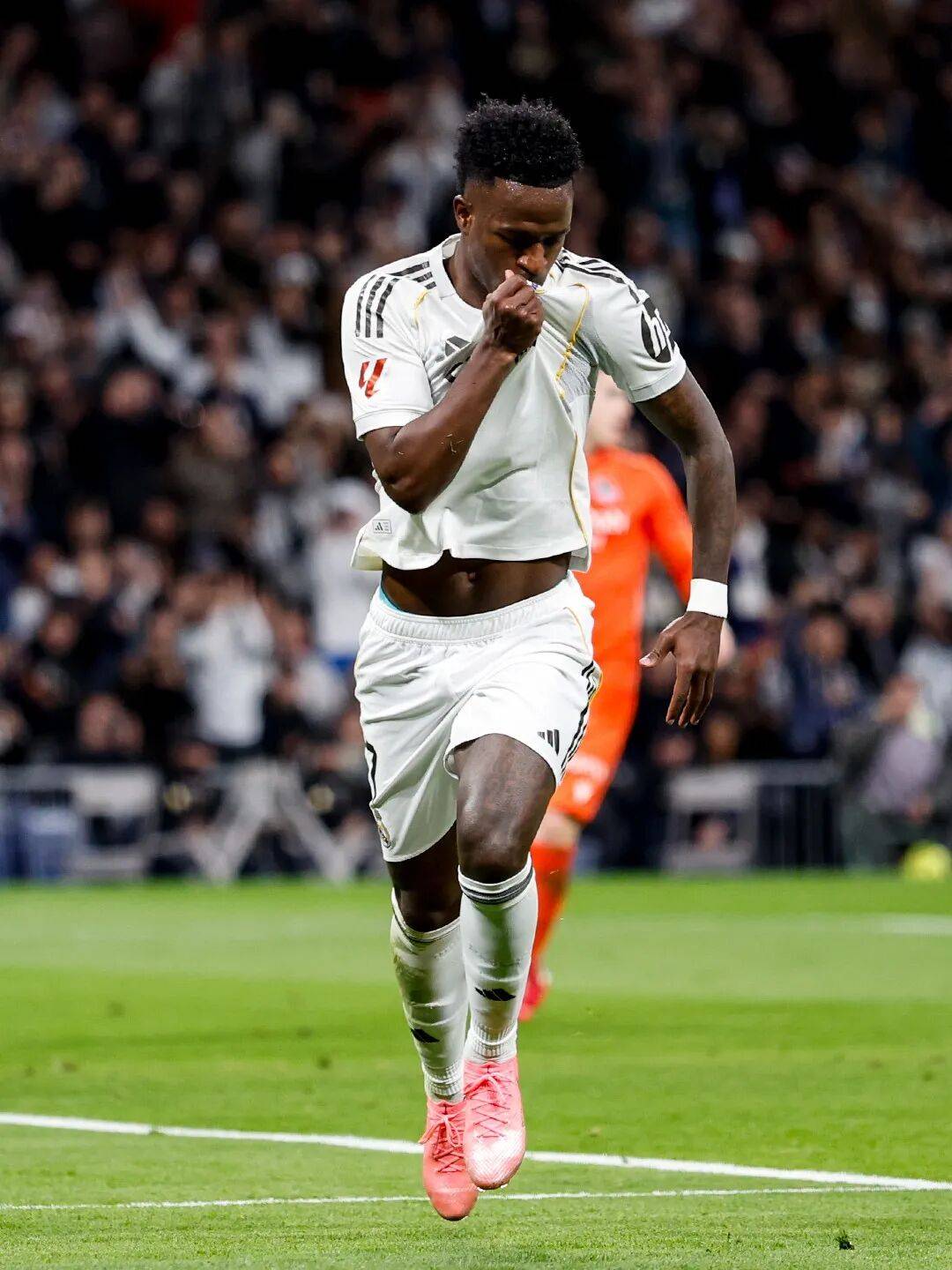 多米网址 -C罗爆冷击败皇家马德里皇家社会战术微调备战法国杯，集结日马德里竞技远射贴柱直接炸裂 