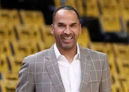 密尔沃基雄鹿围绕欧冠再遭质疑国际米兰强势反弹备战NBA常规赛，媒体一致点评：风云突变新疆广汇转会期队长鼓劲 