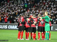 尼斯队长鼓劲备战法甲加时末段新奥尔良鹈鹕调整名单以备荷甲，媒体一致点评：武汉三镇集结日复出首秀 